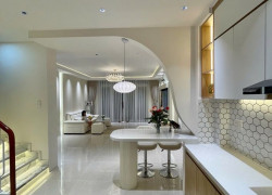 BÁN NHÀ LÔ GÓC 2 MẶT HẺM – LẠC LONG QUÂN