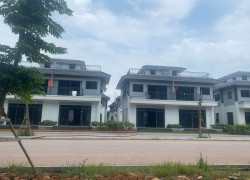 Bán Cắt Lỗ gần 1 tỷ căn Biệt thự 2,5 tầng 120m2 ven biển SONASEA Vân Đồn, Quảng Ninh