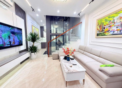 Cần bán nhà Thổ Quan – Phường Thổ Quan, Quận Đống Đa, có Thang máy – Nhà mới