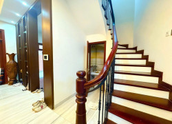 GÀ ĐẺ TRỨNG VÀNG, NHÀ TRẦN THÁI TÔNG 48 M 6 TẦNG 15,6 TỶ