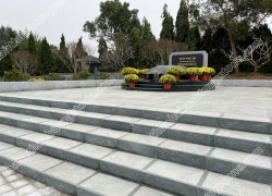 Bậc tam cấp đá xanh rêu là lựa chọn tinh tế, mang lại vẻ đẹp cổ kính, bền vững và hài hòa phong thủy cho mọi công trình.