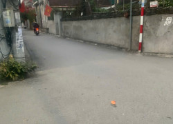 Bán gấp nhà Cống Thôn Yên Viên 94 m MT 8 m 3 tầng ngã 4 ngõ oto tránh kinh doanh sầm uất.