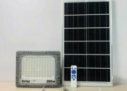 Đèn Pha NL mặt trời GY-300 Vừa sáng, Vừa nhẹ ví