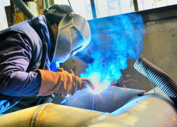 Cần tuyển thợ hàn CO2, hàn điện hoặc hàn Mig làm tại Bình Tân