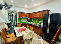 BÁN NHÀ XE HƠI ĐẬU CỬA TRUNG TÂM GÒ VẤP