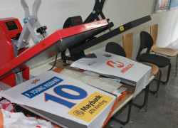 In áo đồng phục Hoàng Mai chất lượng cao Xưởng in may ABABA