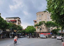 BÁN NHÀ PHƯỜNG BỒ ĐỀ DT 50M 4 TẦNG, NGÕ RỘNG Ô TÔ 7 CHỖ QUA NHÀ CHỈ 7.5TỈ