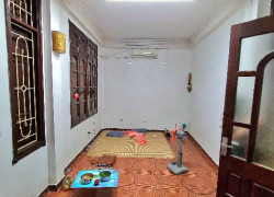 Bán nhà Phạm Văn Đồng 40 m 4 tầng ô tô qua nhà 7,8 tỷ