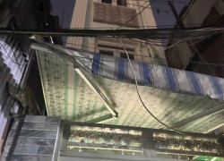 Nhà Đẹp Nhỏ Xinh _ Có Sân Thượng _ Giữa Trung Tâm Q.4 _ Hẻm 1 Sẹc