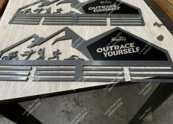 CẦN TÌM NHÀ CUNG CẤP GIÁ TREO HUY CHƯƠNG GIÁ RẺ, THIẾT KẾ DẤU ẤN RIÊNG TẠI HCM?