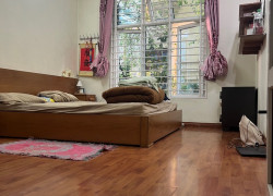 Bán nhà Xuân Thủy - đang kinh doanh tốt 47 mét 3 tầng 19,5 tỷ