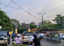 Bán đất trục kinh doanh tại Trâu Quỳ, Gia Lâm. 62m2, mt 5m8, đường 7m. Lh 0989894845