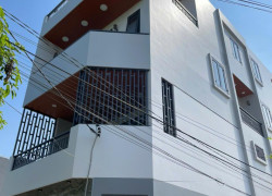 SIÊU PHẨM LÔ GÓC 4 TẦNG – THANG MÁY XỊN – GARA 2 Ô TÔ – GẦN SONG HÀNH - LÊ LỢI - HÓC MÔN