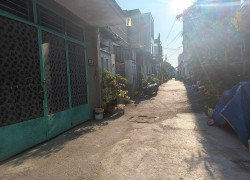 NHÀ ĐẸP MỚI XÂY , NỘI THÂT FULL, HẼM XE HƠI , SÂN THƯỢNG