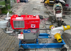 Máy bơm nước công suất lớn Văn Thể 10 đầu nổ D24 mát gió giá r