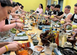 Tuyển người dạy nấu ăn cho người nước ngoài làm tại Q1