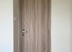 So sánh cửa nhựa composite và cửa nhôm xingfa