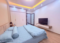 Bán gấp nhà Nguyễn Sơn, thang máy, đầy đủ nội thất