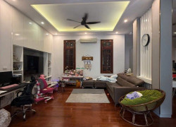 Nhà đẹp Tình Quang Long Biên 50 m 4 tầng oto đỗ cửa chỉ 5.x tỷ