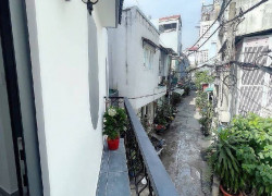 Tài chính hơn 2 tỷ, chọn gì ở Tân Bình?
💥 Nhà 3 tầng Âu Cơ
🏠 1 trệt 2 lầu + sân thượng
📍 Tiện ích xung quanh