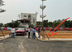 CHÍNH CHỦ CẮT LỖ BÁN NHANH LÔ ĐẤT 100M2, MT 5M, ĐẤT Ở HÒA LẠC, GIÁP MẶT ĐƯỜNG QL21A.