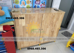 Tủ đựng chăn gối mầm non, tủ cặp dép trẻ em bằng gỗ
