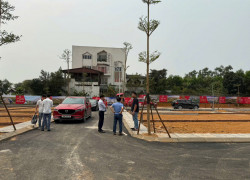 Đất ở gần trường học trung tâm hành chính và chợ!!!