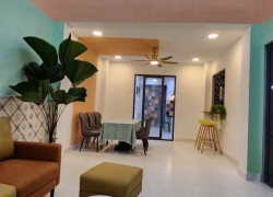 NHÀ  LÔ GÓC VỪA Ở VỪA KDMB- HẺM THÔNG TỨ TUNG - NỞ HẬU TÀI LỘC - VÀI BƯỚC RA HUỲNH TẤN PHÁT