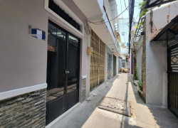 QUANG TRUNG GÒ VẤP P11 - NHÀ NHỎ 3 TẦNG - CHÀO: 2.47 Tỏi ✓ DT: 3 x 5 (15m2) - 1 trệt 2 lầu ✓ Sổ riêng, hoàn công