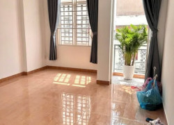 NHÀ NGANG 5M - LÔ GÓC - HẺM OTO ĐỖ CỬA-GIÁ NHỈNH 4 TỶKV SẦM UẤT QUẬN TÂN PHÚ-GIÁ NHỈNH 4 TỶ