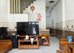 Bán nhà HXH thông Tân Xuân 1 Tân Xuân,Hóc Môn  2Tx76m2 .Giá chỉ 4.15 tỷ (TL)