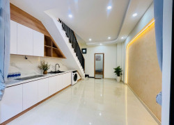 Bán nhà hẻm quốc lộ 13 gần bến xe miền đông