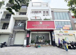 GIA ĐÌNH CẦN BÁN NHANH NHÀ 2 MẶT TIỀN ĐƯỜNG NGUYỄN THÁI HỌC – QUẬN 1