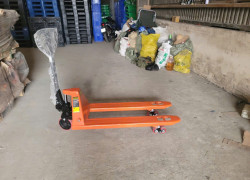 Xe nâng tay thấp -bánh PU LH: 0347587199