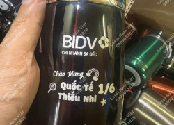 Bình giữ nhiệt khắc laser - món quà 1/6 ý nghĩa cho các bé