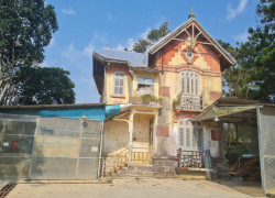 BIỆT THỰ PHÁP CỔ TTTP ĐÀ LẠT 1800M2 PHÁP LÝ RÕ RÀNG 75 TỶ. LH:0909267003.