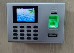 Kinh nghiệm mua máy chấm công vân tay hiệu quả kinh tế nhất dành cho bạn