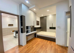 HIẾM - SÁT CÔNG VIÊN LÊ THỊ RIÊNG - HẺM XE TẢI - CÓ SÂN ĐẬU XE HƠI - 3 PHÒNG NGỦ CHỈ NHỈNH 8 TỎI.
