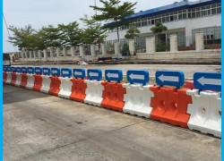 Rào Phân Làn Đổ Nước HDPE Đỏ Cam / Trắng