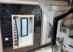 BÁN NHÀ 4 TẦNG Ô TÔ ĐỖ CỬA NGÀY ĐÊM ngõ phố Bình Lộc TP Hải Dương