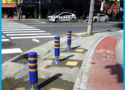 Cọc Bollard Thép Không Gỉ Bọc Giảm Chấn Hàn Quốc