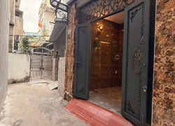 Hoa Hậu 3 Tầng Đẹp Cho Cặp vợ Chồng Trẻ