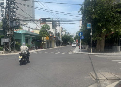 Bán căn nhà góc diện tích lớn Hoàng Văn Thụ,Nha Trang, ngang 12m, vị trí đẹp