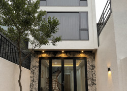 PHỐ LỆ MẬT 12,2 TỶ 70M2 NHÀ 4 TẦNG MỚI