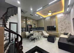Bán nhà Phố Ái Mộ - Long Biên , vị trí đắc địa ,DT 27m , Nhỉnh 5 tỷ