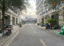 Nhà bán 4 Tầng, đường Thạnh Lộc, Quận 12, 4x15m,  Giá 6.x tỷ