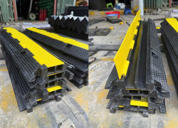 Gờ Bảo Vệ Dây Ngầm Cao Su Chịu Lực 2 Rãnh Hàn Quốc