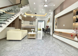 Nhà độc lập ô tô đỗ cách nhà 10m sân vườn sau siêu rộng siêu thoáng tại Thiên Lôi Aeon Mall