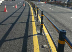 Rào Phân Làn Ba Thanh Nhựa Đàn Hồi Hàn Quốc