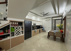 BÁN NHÀ 4 TẦNG TUYẾN 2 NGÔ GIA TỰ – FULL NỘI THẤT